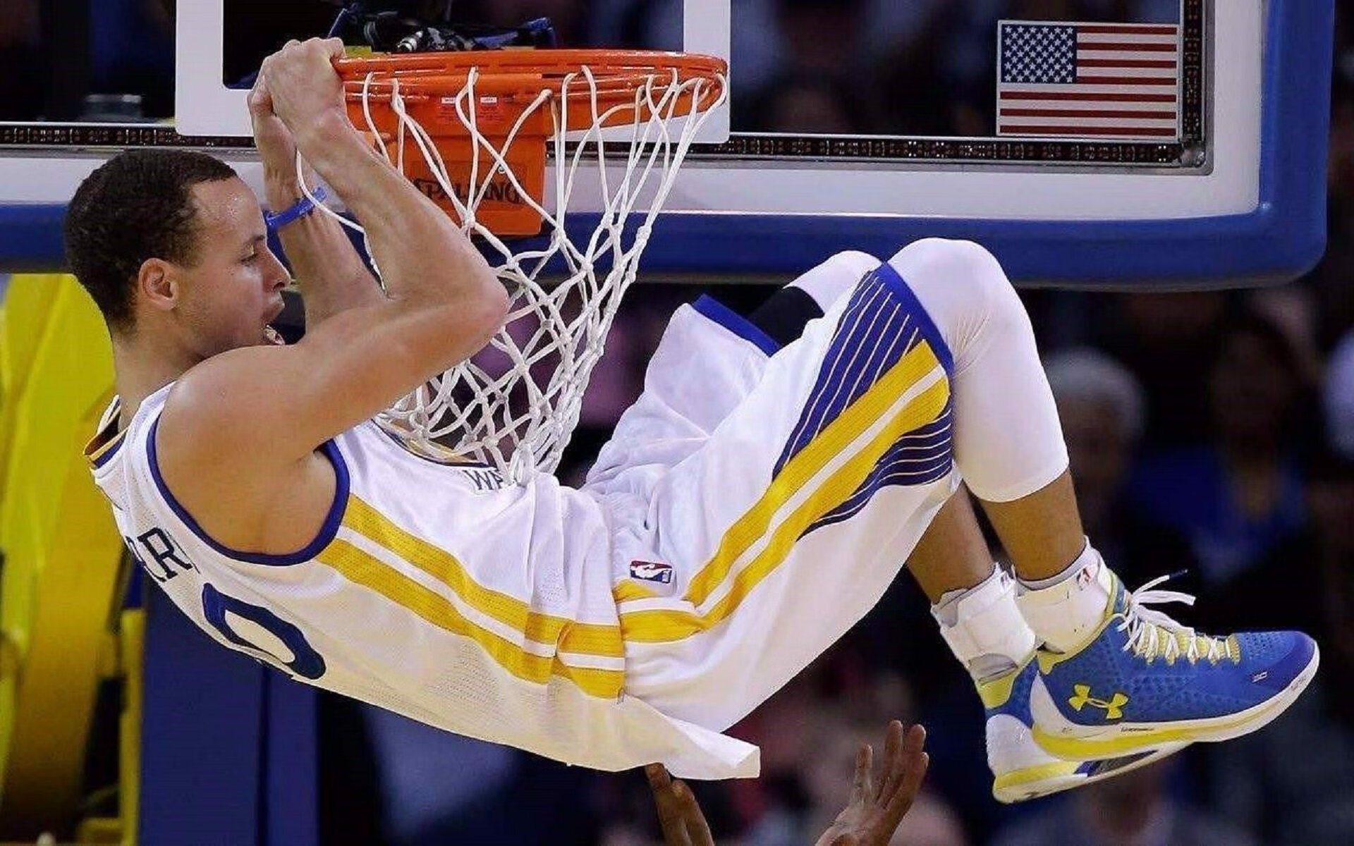 湖人主场险胜凯尔特人,詹姆斯砍下30分,2021nba湖人对凯尔特人